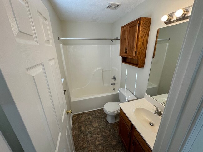 Building Photo - Ranch style 3 Bedroom and 2 Full Baths Home