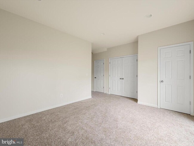 Building Photo - 113 Heyford Dr