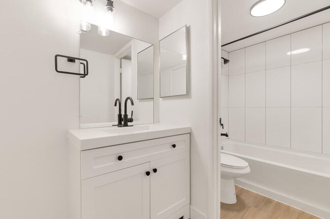 Building Photo - SPECTACULAR 1 BEDROOM 1 BATHROOM LOWER LEVEL FOR LEASE