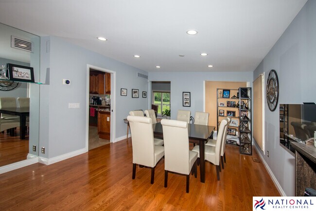 Building Photo - 37709 Glengrove Dr