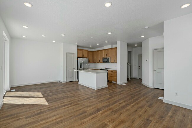 Building Photo - 4973 N Willowbank Dr