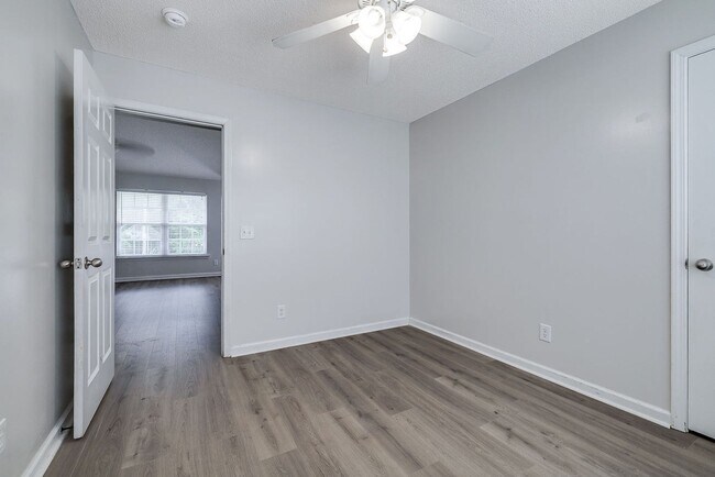 Building Photo - Spacious Home with Shop in Rincon!  No HOA!