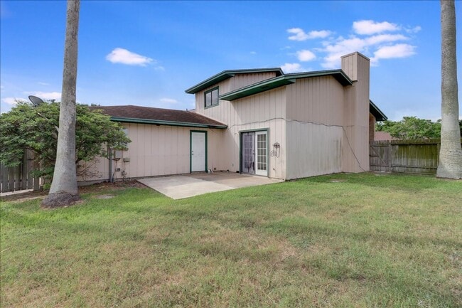 Building Photo - 2938 River Crest Rd