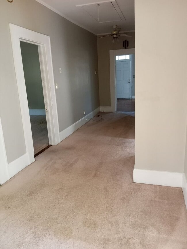 Building Photo - Great home near VSU!