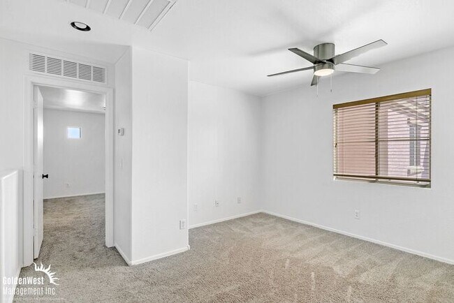 Building Photo - Stunning 3Bdm 2.5Ba Home in Prime North Phoenix Location!