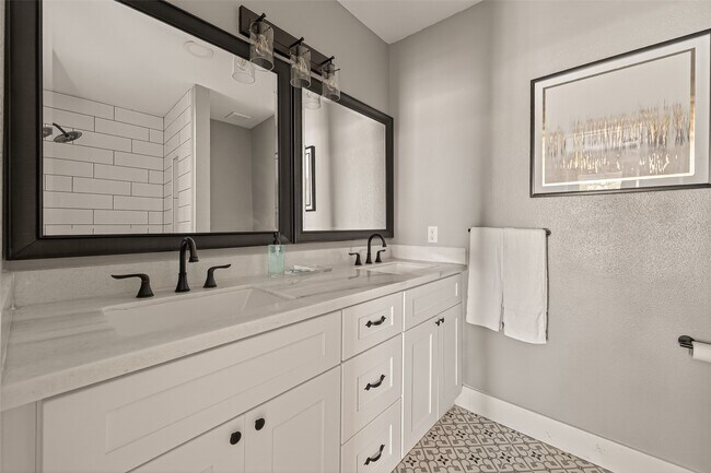 Building Photo - 4309 Beggs St