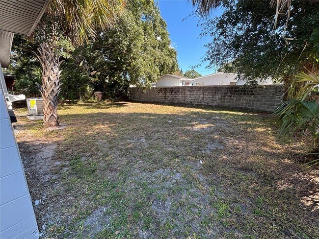 Building Photo - 4008 W Laurel St