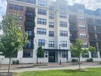 Building Photo - 737 Swann Ave