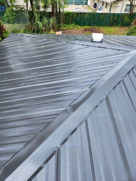 Building Photo - 213 SW 2nd Ct