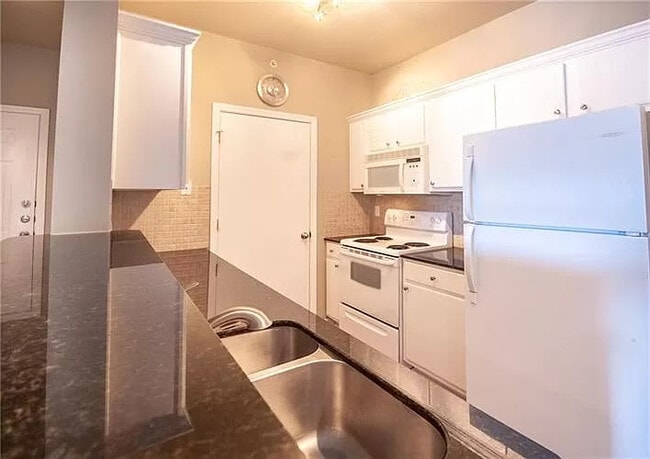 Building Photo - 4261 NE Meadow Creek Cir