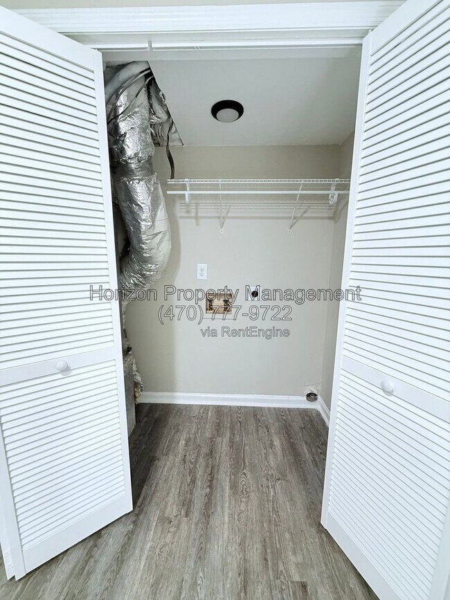Building Photo - 4042 Hidden Hollow Terrace