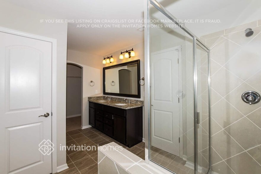 Building Photo - 5069 Stonehill Ln