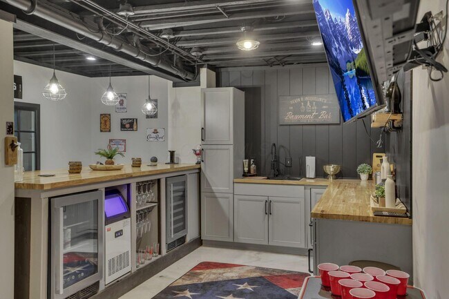 Building Photo - 7097 Pleasant Colony Cir