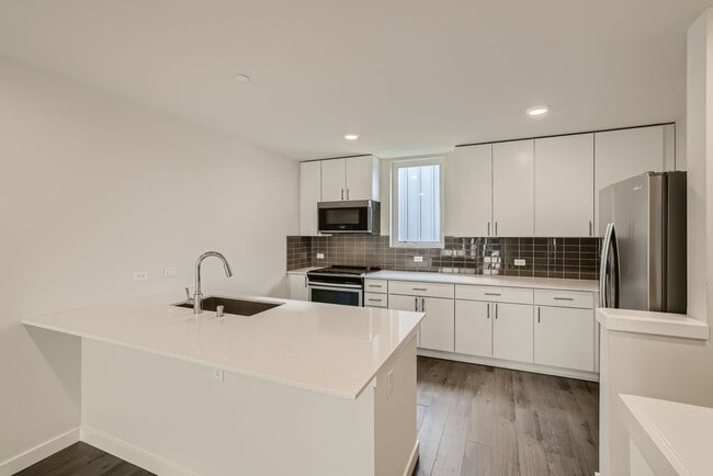 Building Photo - Immaculate Newer Construction - 3 Bed 2 Ba...