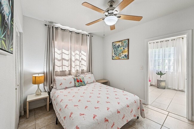 Building Photo - 423 Kern St