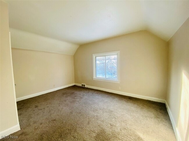 Building Photo - 383 Black St