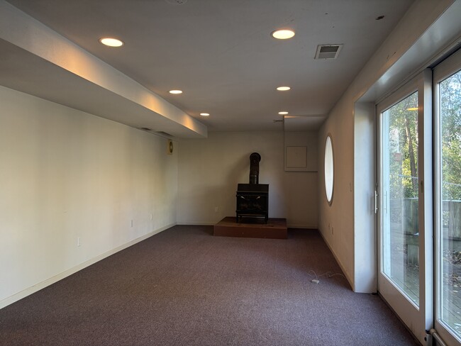 Building Photo - 6506 Putnam Rd