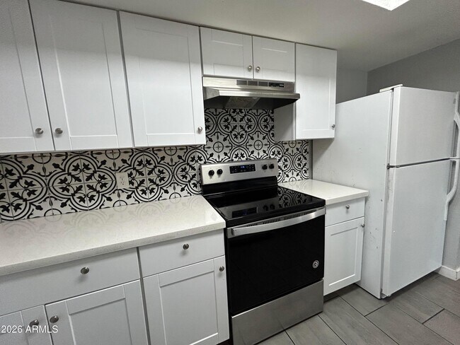 Building Photo - 9618 N 5th St