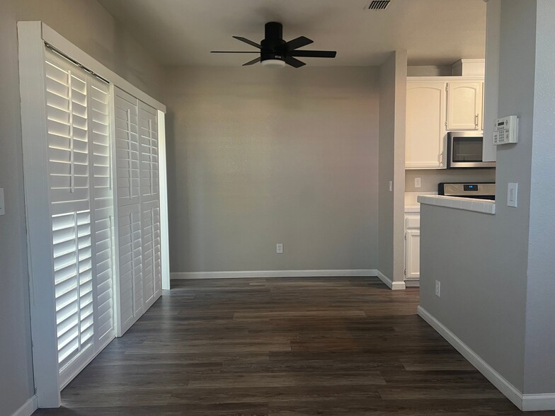 Building Photo - 267 Tamarisk Cir