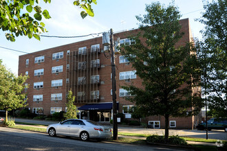 Building Photo - Aycrigg Manor