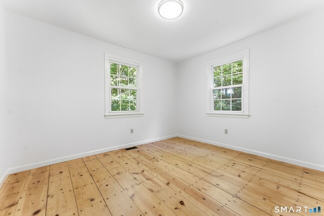Building Photo - 210 Springbrook Rd