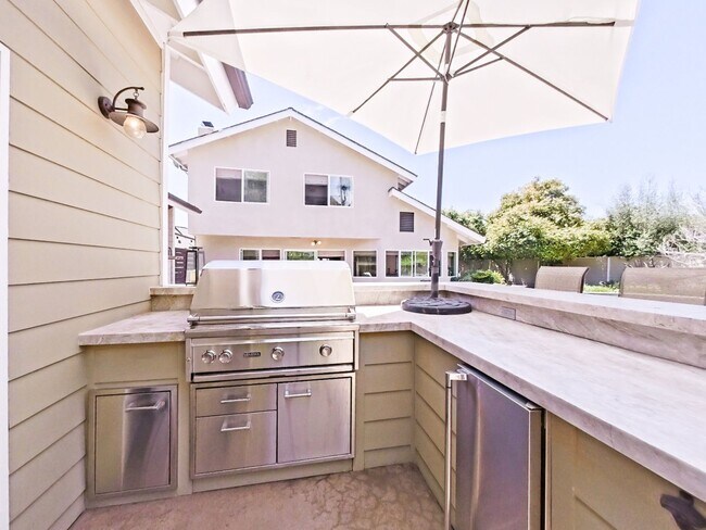 Building Photo - 33702 Calle Conejo