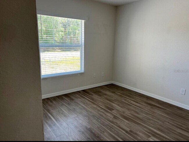 Building Photo - 169 Lomond Dr