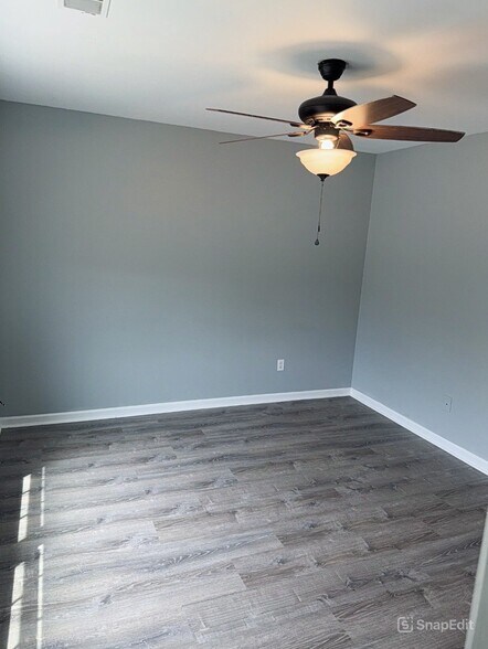 Building Photo - 140 Wigmore Ln