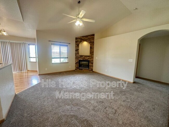 Building Photo - 208 Whitney Bay