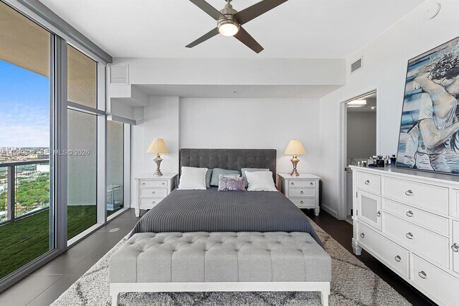 Building Photo - 3301 NE 1st Ave