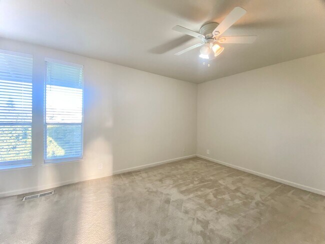 Building Photo - Spacious 2-Bedroom Condo Available for Rent in Fremont!