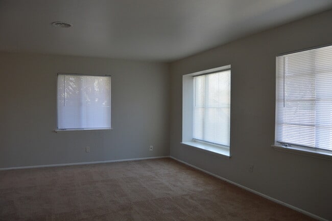 Building Photo - 2156 57th Ave