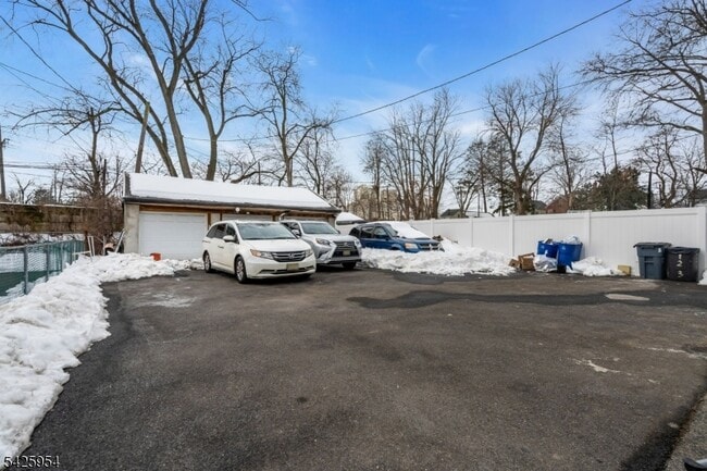 Building Photo - 123 Dodd St