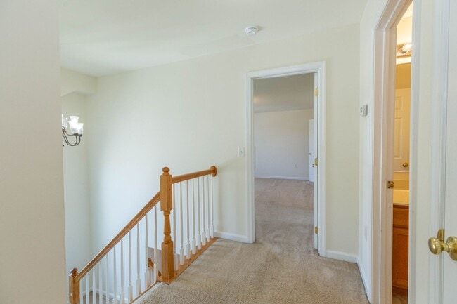 Building Photo - 59 Stork Ln