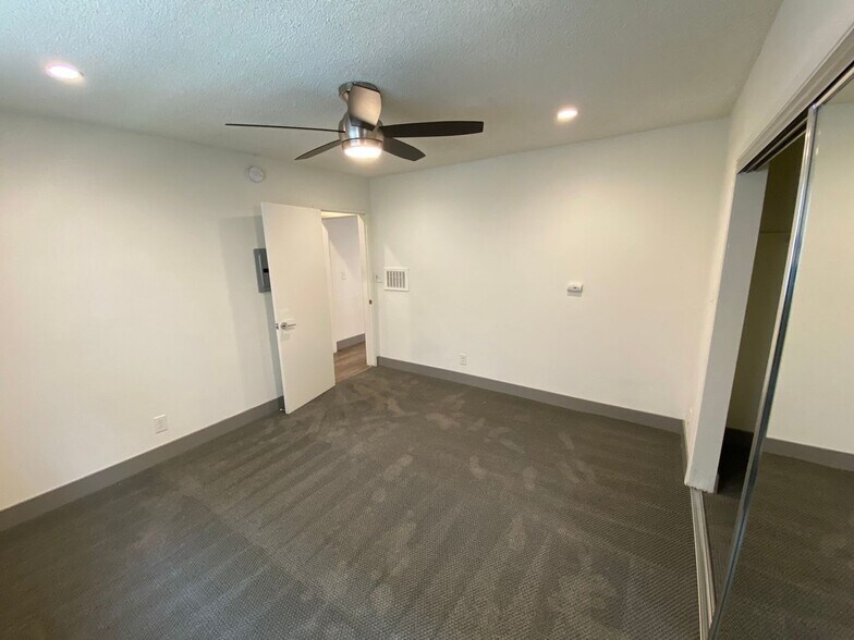 Building Photo - 3601 Keystone Av