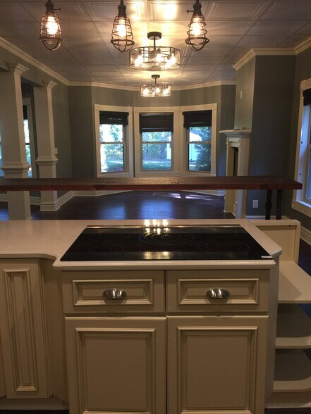 Building Photo - 5000 Wildeoak Trail