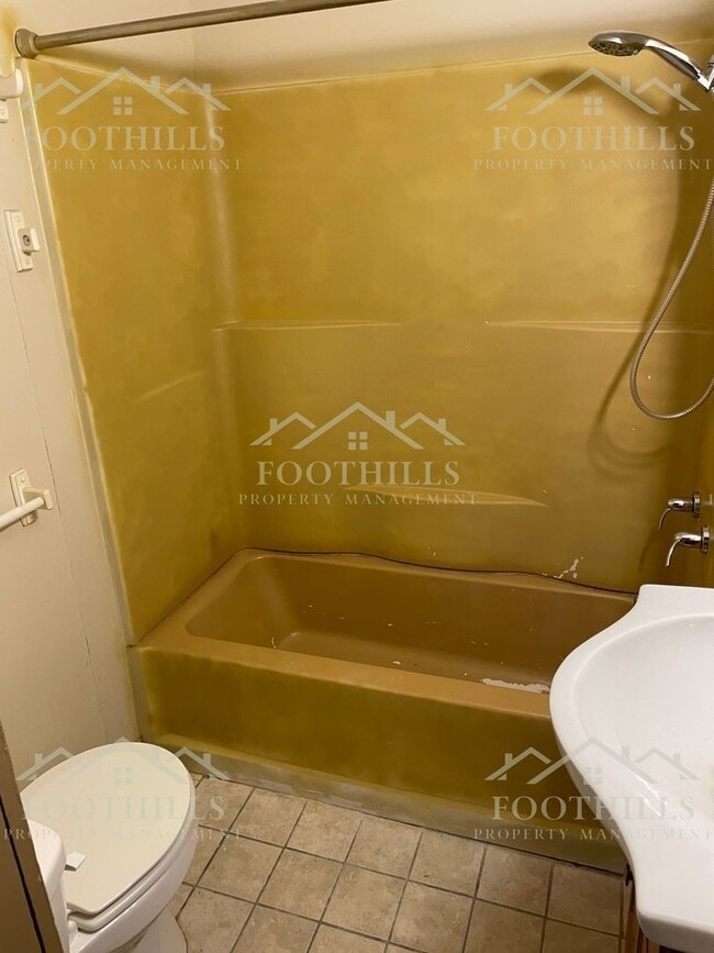 Building Photo - 209 Farmer St