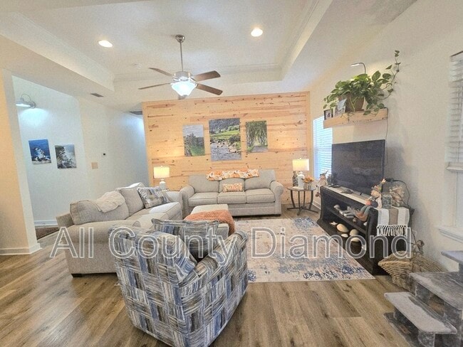 Building Photo - 13805 Flamingo Ave