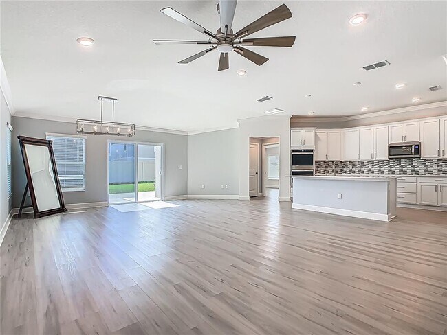 Building Photo - 260 Summerlin Loop