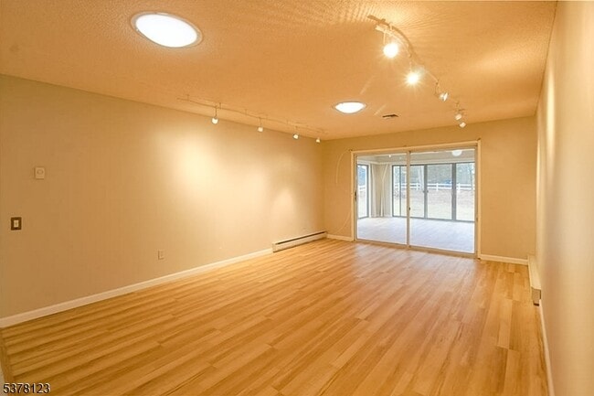 Building Photo - 58 Essex Rd