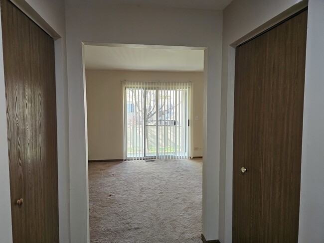Building Photo - 311 Village Creek Dr