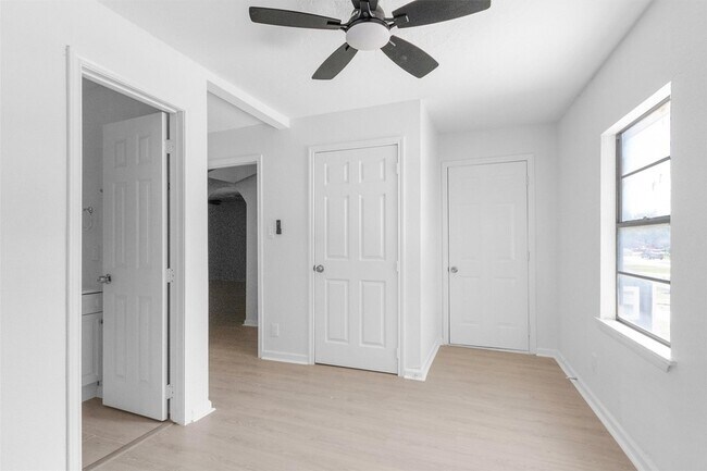 Building Photo - 16016 Green Manor Dr