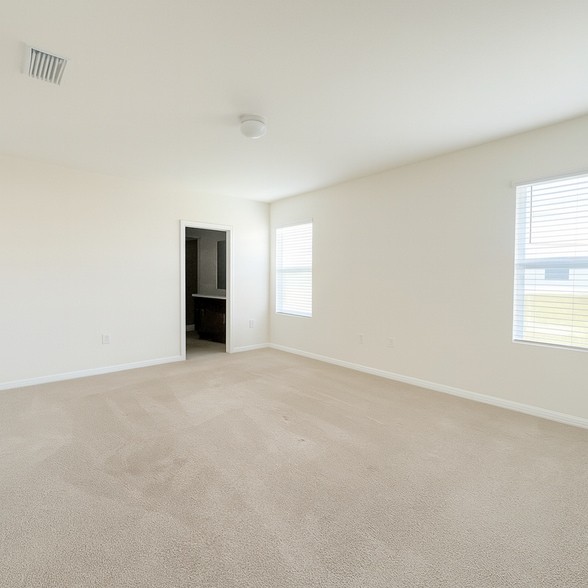 Building Photo - 211 NE 20th St