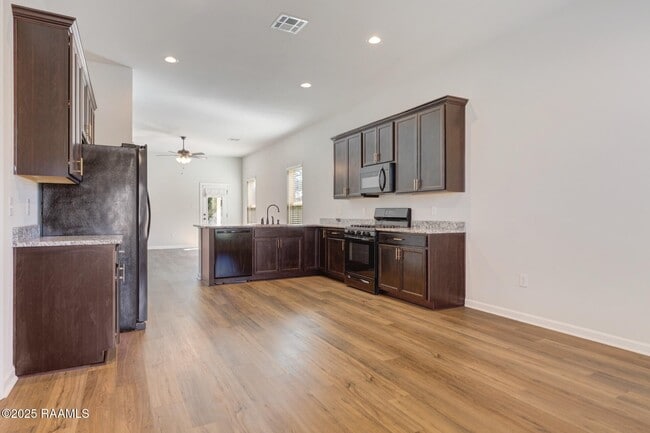 Building Photo - 136 Lightbourne Dr