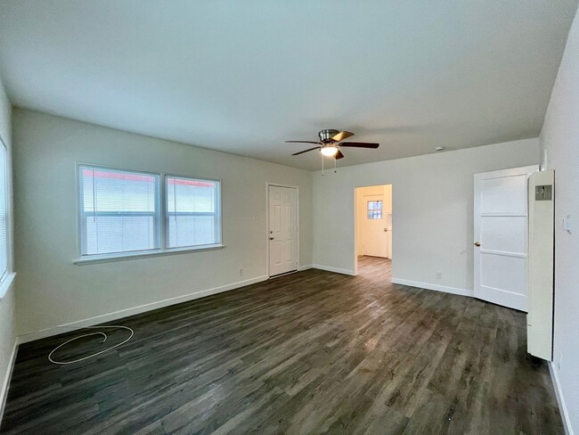 Building Photo - Cozy 1bd 1 ba In Los Angeles