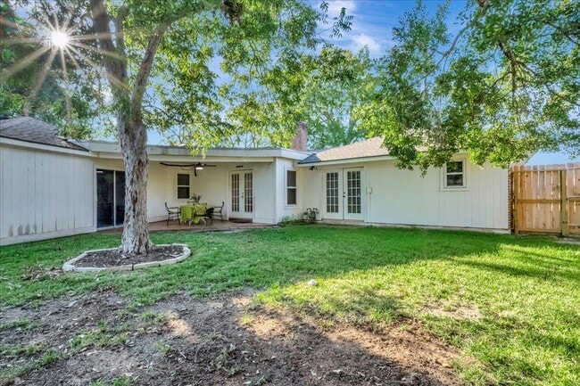 Building Photo - 1710 San Sebastian Ln