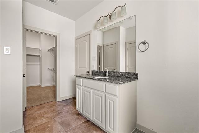 Building Photo - 2240 Lasso Ln