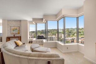 Building Photo - 1414 SW 3rd Ave