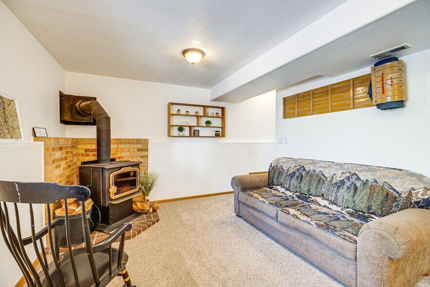 Building Photo - 320 E Gunnison Ave