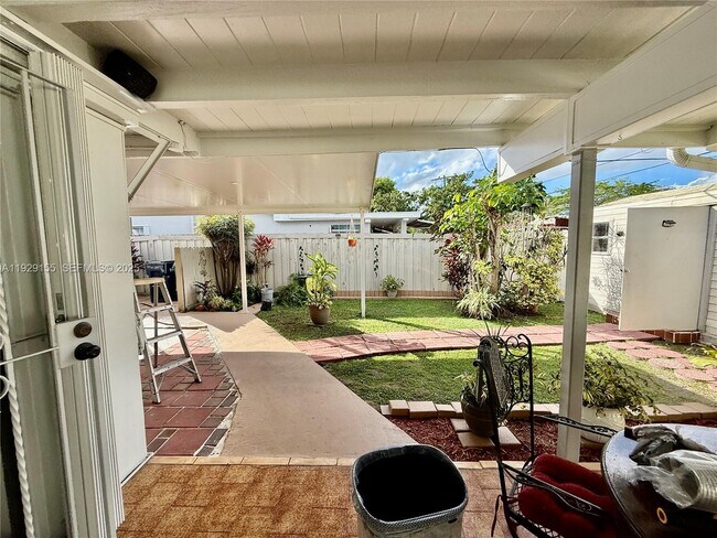 Building Photo - 8855 SW 17th Terrace